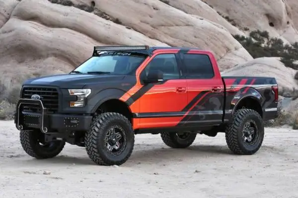 Fabtech 15-20 Ford F150 4WD 6in Perf Sys w/Dlss 2.5 C/O & Rr Dlss thumbnail 2