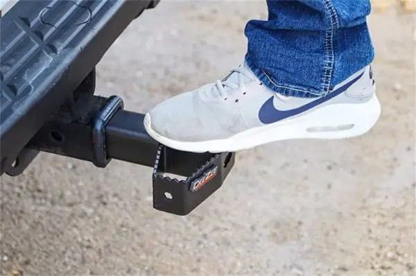 Deezee Universal Hitch Step thumbnail 2
